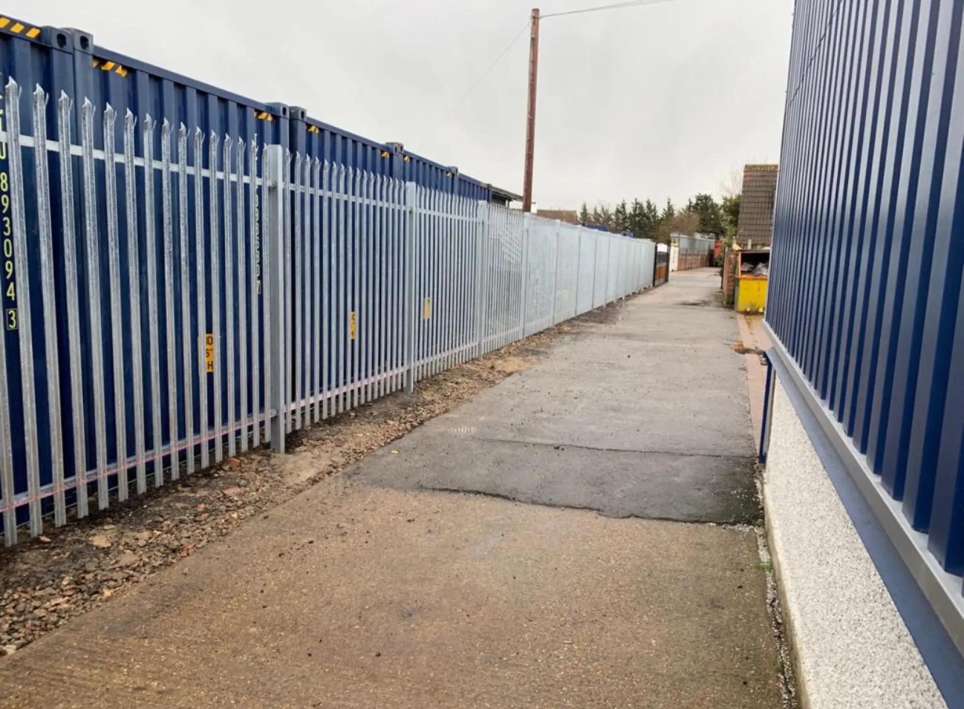 How Fence Maintenance Helps Keep Your Site Secure